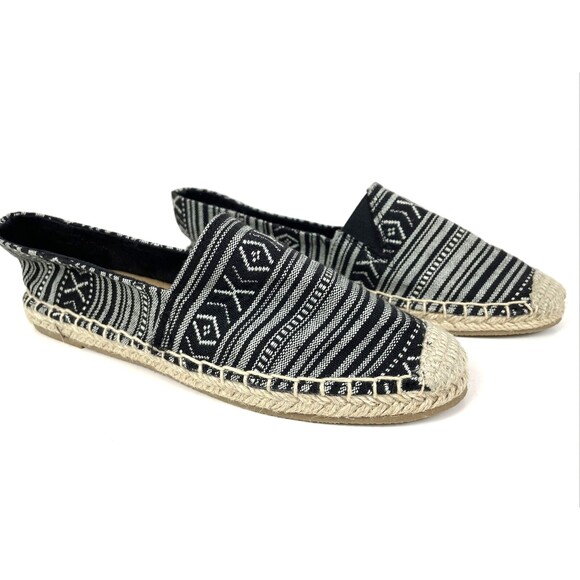 Minnetonka Pam Espadrille Slip On Flats Black White Native Print NWOB Women's 7M - Picture 2 of 15